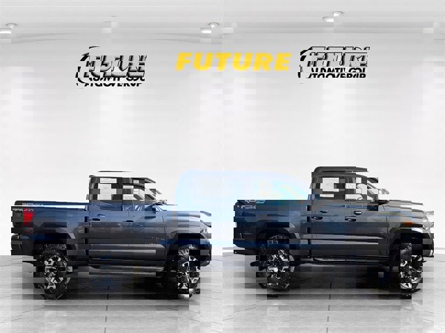 Used 2019 Toyota Tacoma TRD Off-Road w/ Technology Package image 2