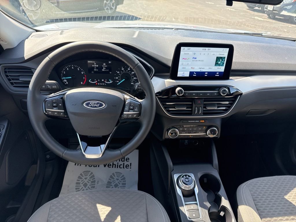 Certified 2022 Ford Escape SE w/ Cold Weather Package FWD image 9