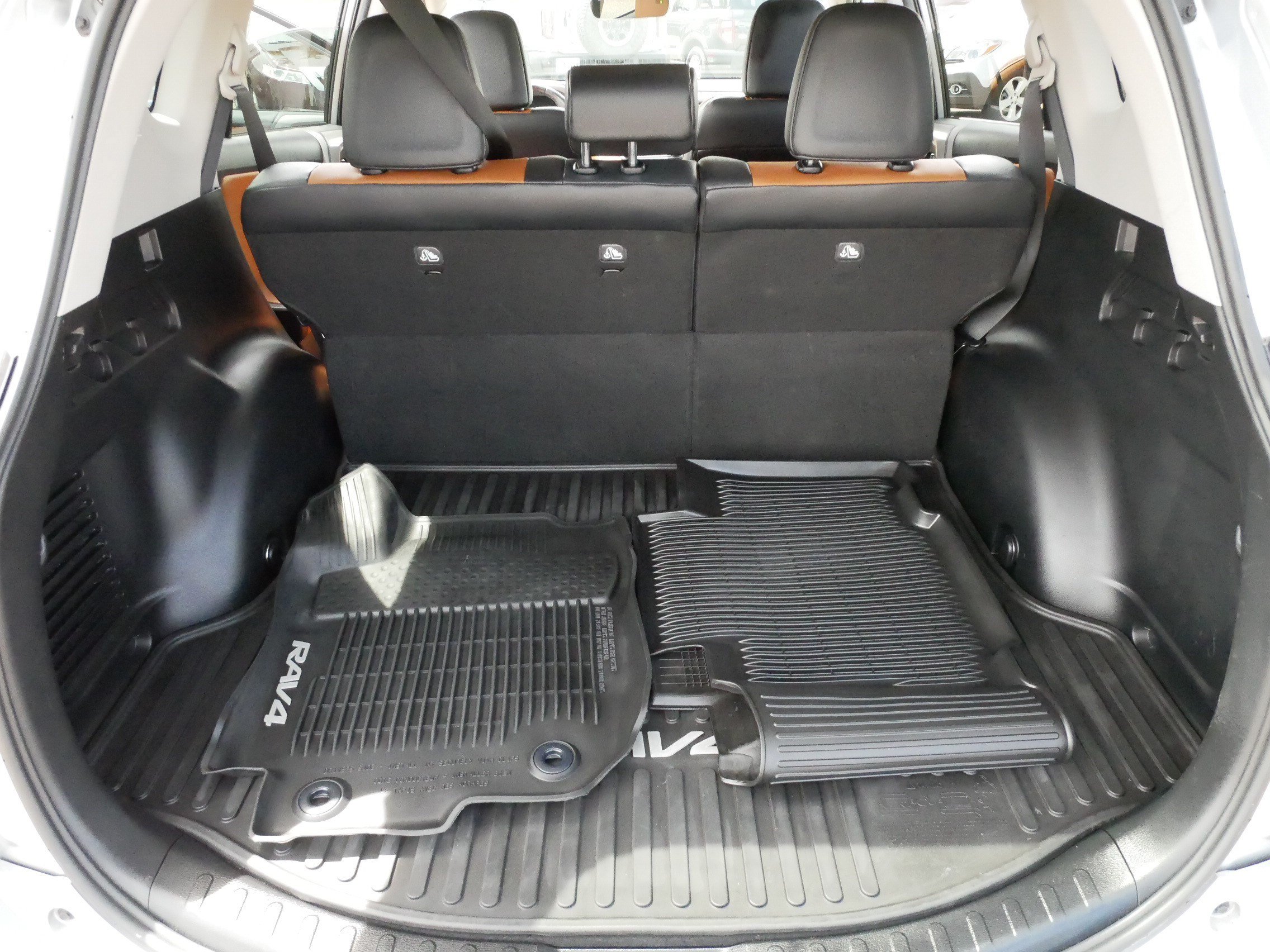 Used 2017 Toyota RAV4 Limited AWD/4WD image 18