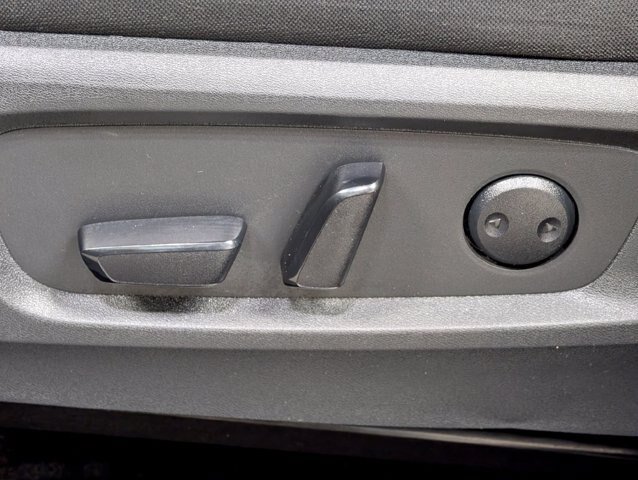 Used 2024 Nissan Pathfinder SV FWD image 11