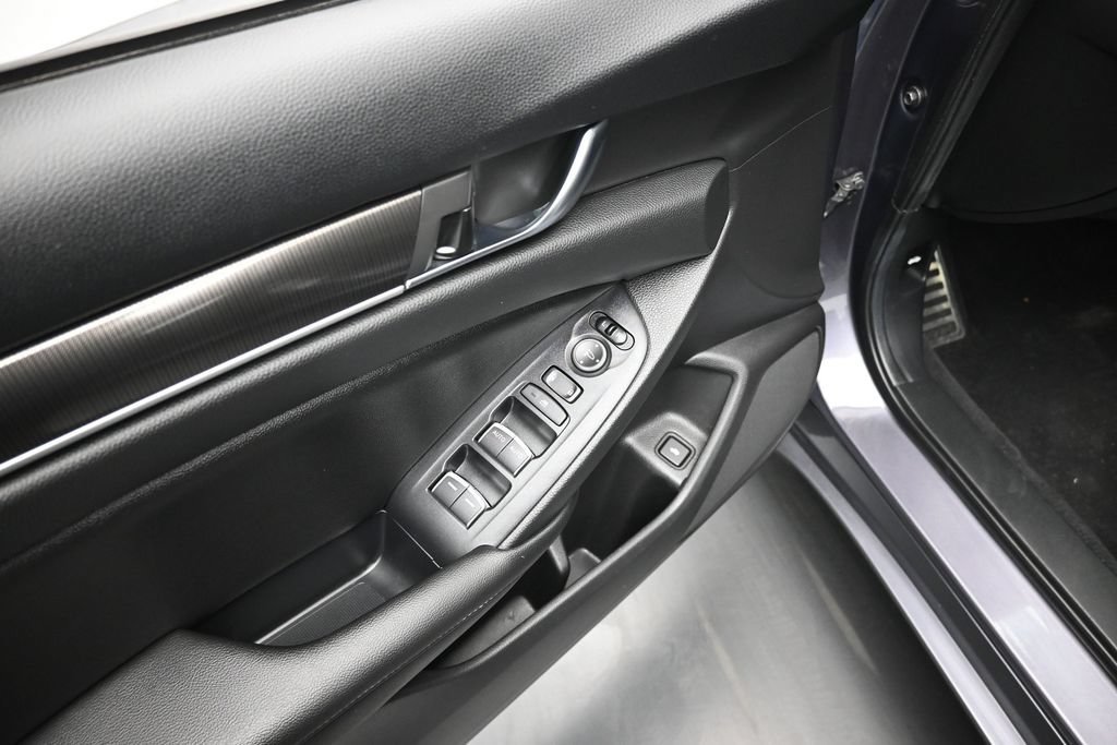 Used 2019 Honda Accord Sport image 9