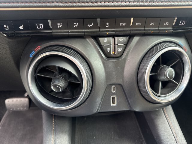 Used 2019 Chevrolet Blazer Premier w/ Sun and Wheels Package FWD image 25