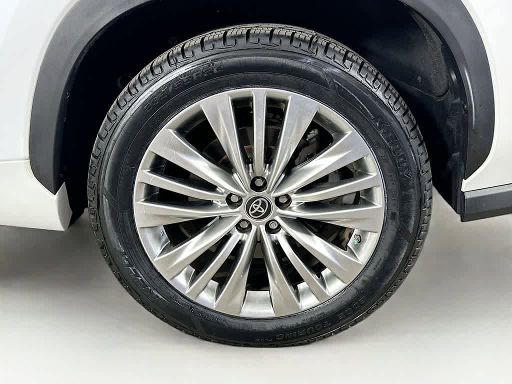 Used 2023 Toyota Highlander Platinum FWD image 8