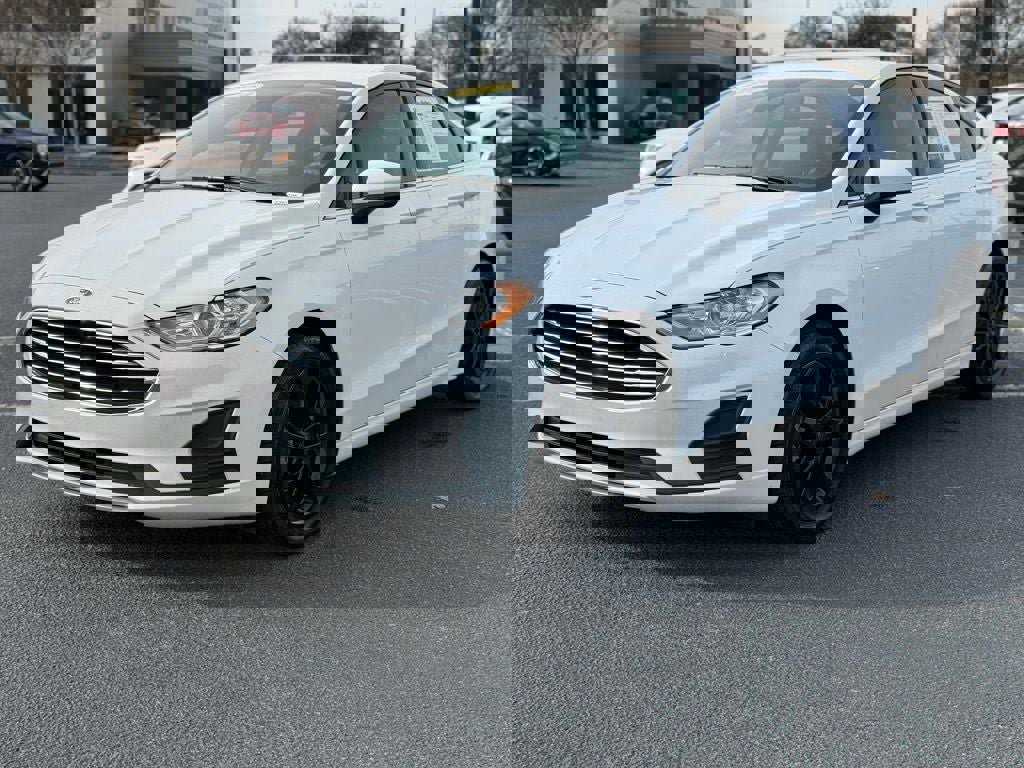 Certified 2020 Ford Fusion SE image 5