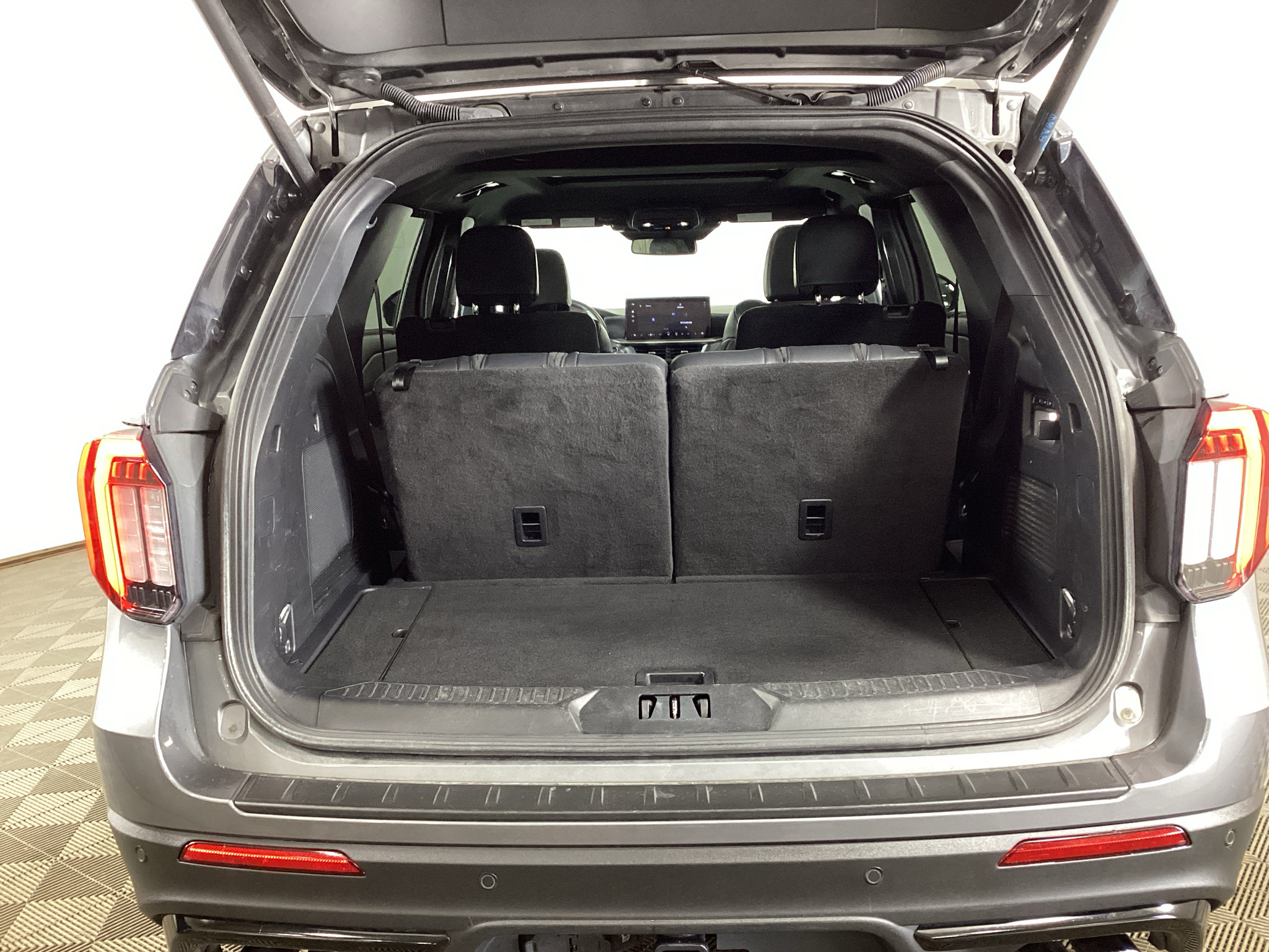 Certified 2025 Ford Explorer ST AWD/4WD image 34