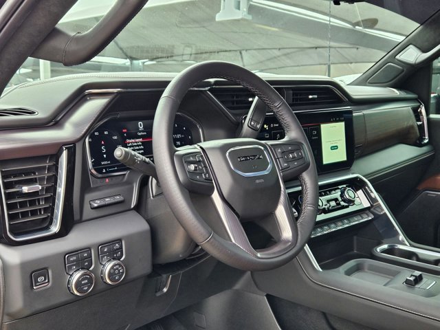 Used 2025 GMC Sierra 2500 Denali Ultimate image 9