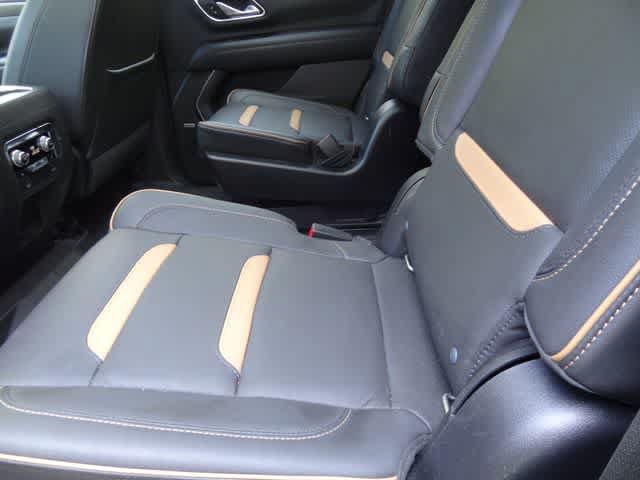Used 2021 GMC Yukon AT4 w/ Technology Package AWD/4WD image 8