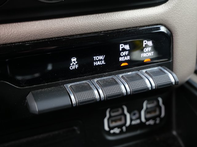 Used 2019 RAM 1500 Laramie AWD/4WD image 23