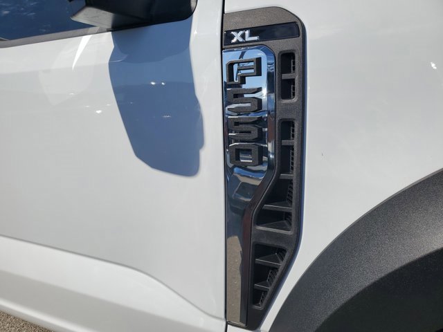 Certified 2025 Ford F550 4x4 Regular Cab Super Duty image 9
