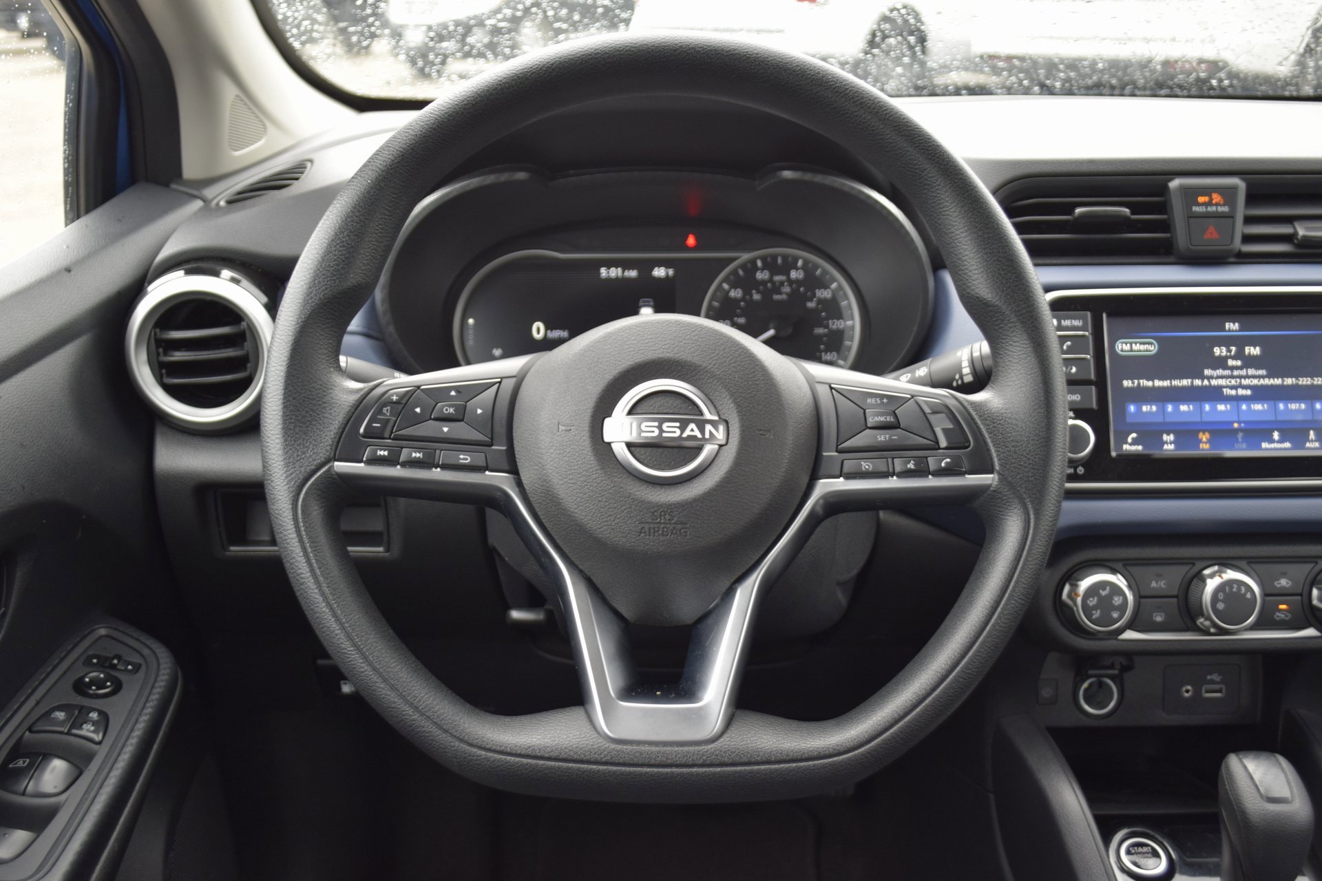 Used 2023 Nissan Versa SV image 11