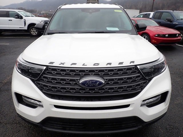 Certified 2023 Ford Explorer XLT w/ Equipment Group 202A image 8