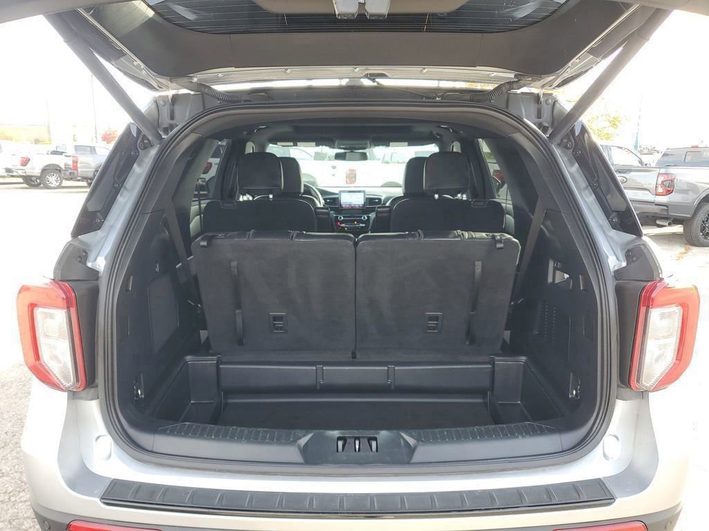 Certified 2023 Ford Explorer ST-Line image 9