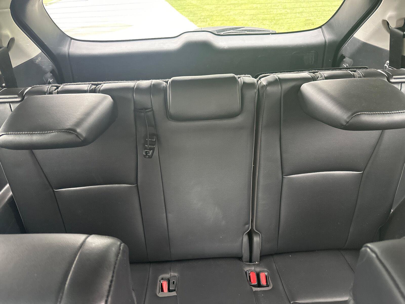Used 2022 Toyota Highlander XLE AWD/4WD image 8