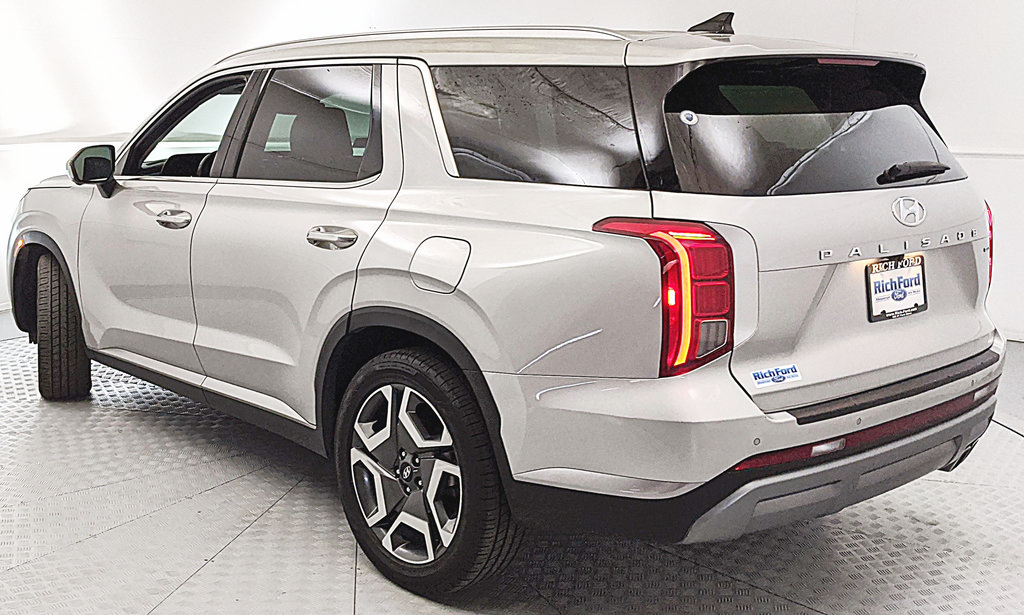 Used 2024 Hyundai Palisade SEL w/ Premium Package AWD/4WD image 4