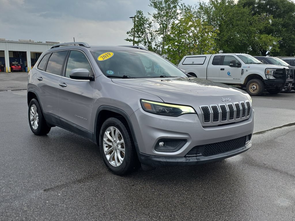 Used 2019 Jeep Cherokee Latitude w/ Popular Appearance Group FWD image 9