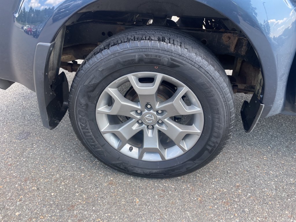 Used 2021 Nissan Frontier SV AWD/4WD image 16