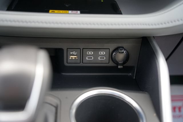 Used 2023 Toyota Highlander XLE AWD/4WD image 17
