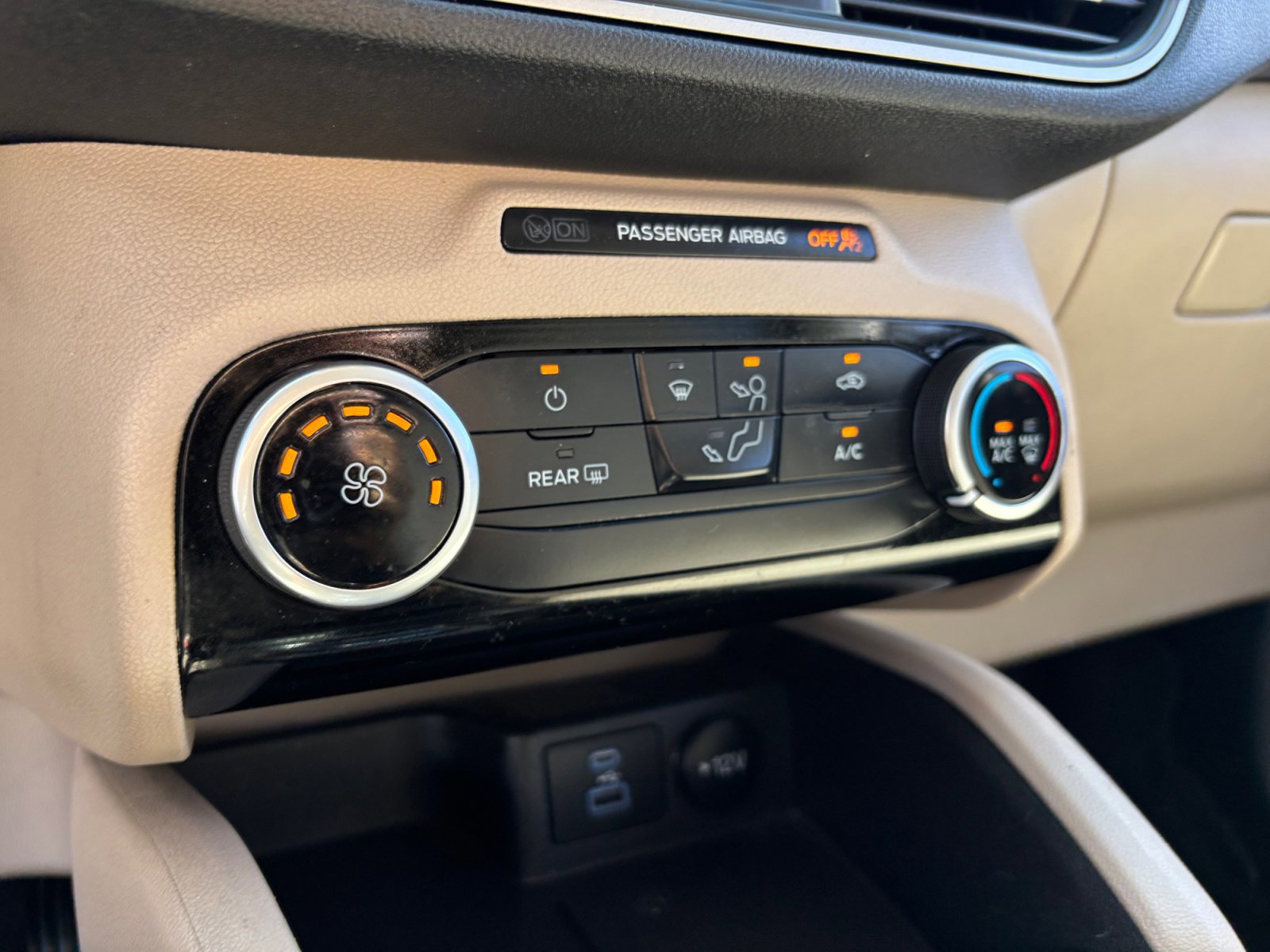 Certified 2022 Ford Escape SE FWD image 30