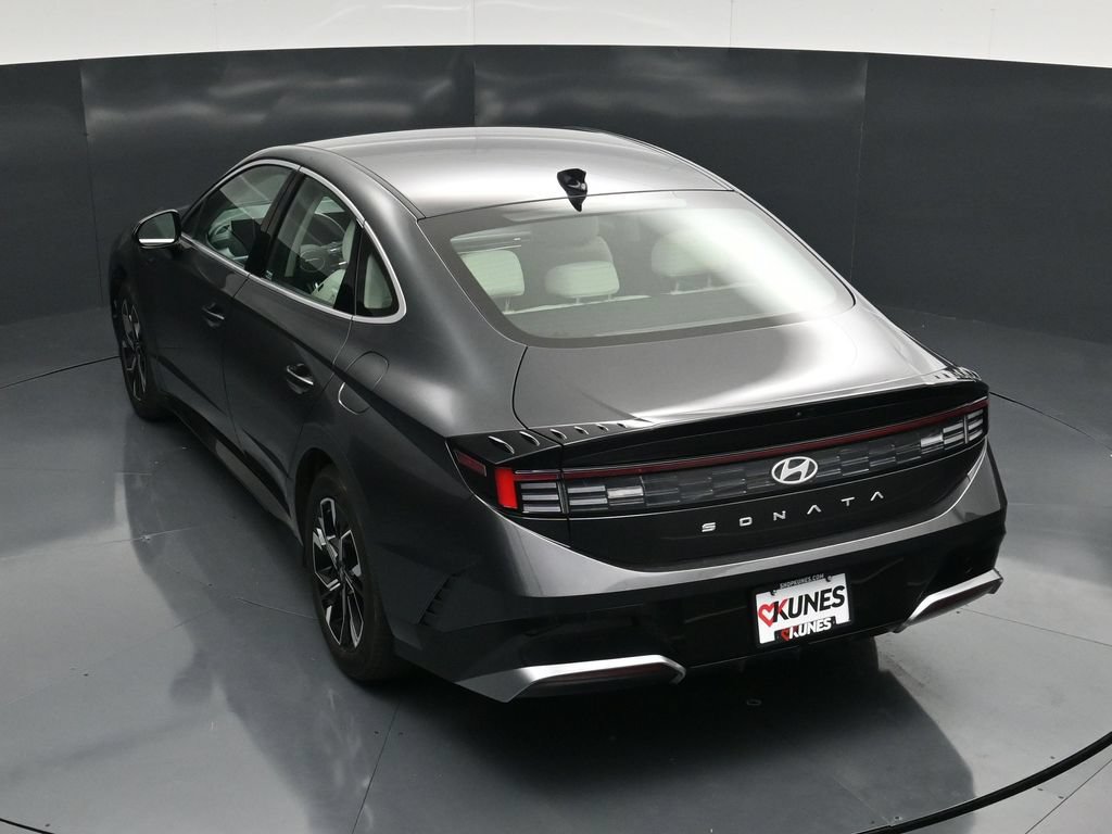Used 2025 Hyundai Sonata SEL FWD image 48