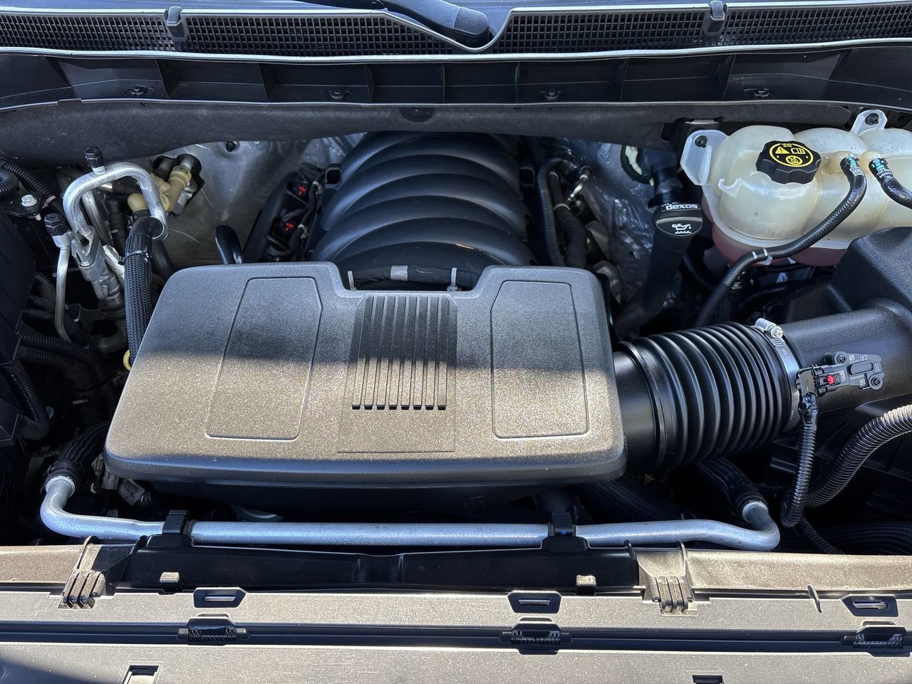 Used 2021 GMC Yukon XL AT4 w/ Technology Package image 16