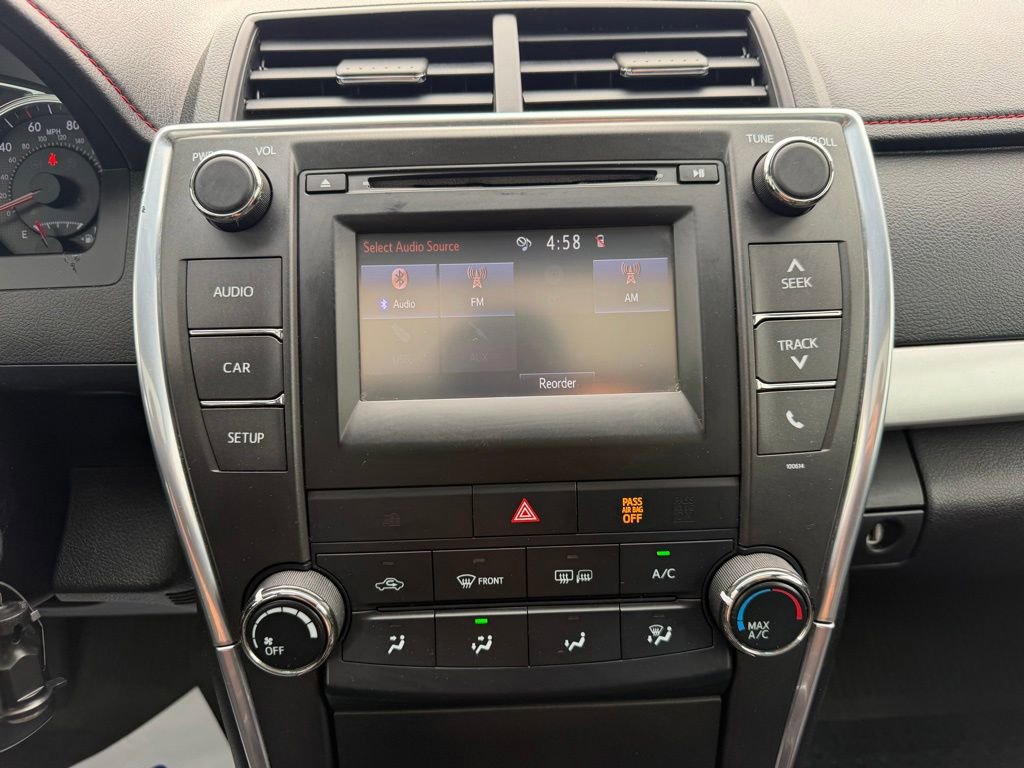 Used 2017 Toyota Camry SE w/ Moonroof Package FWD image 17