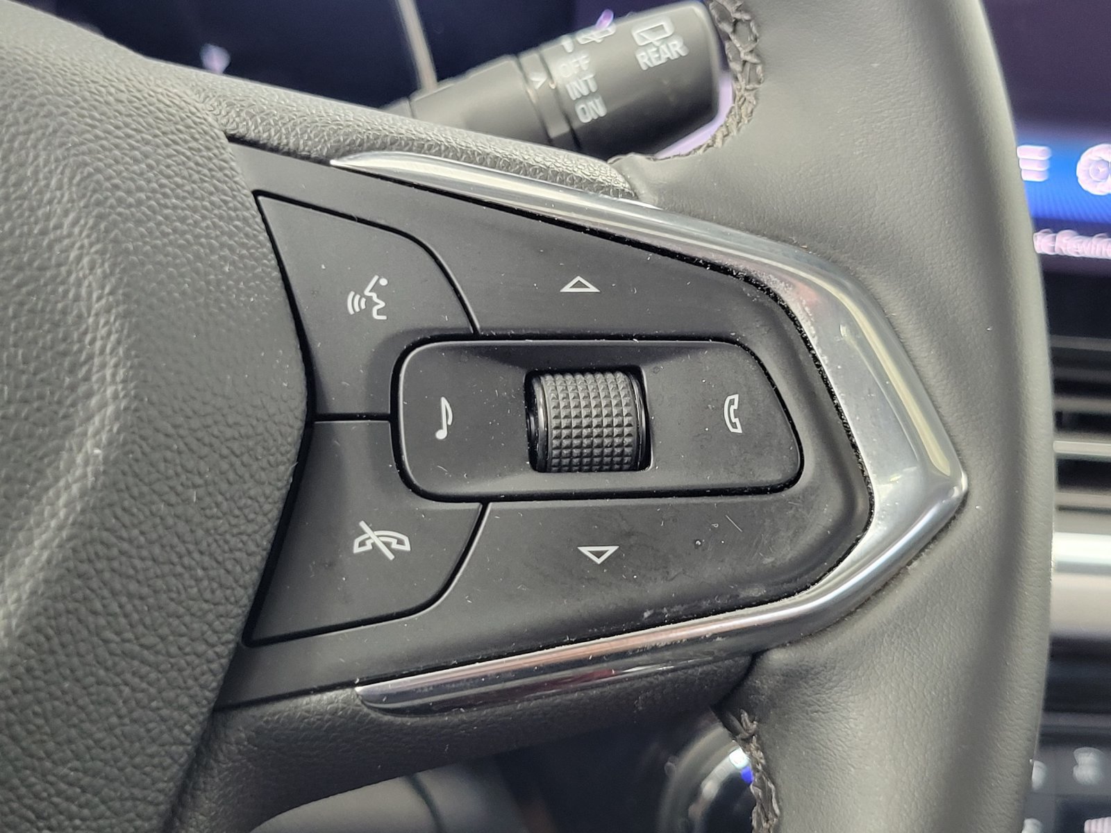 Used 2024 Chevrolet Trax ACTIV w/ Sunroof Package FWD image 18