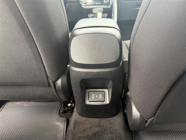 Used 2025 Hyundai Elantra Hybrid FWD image 13