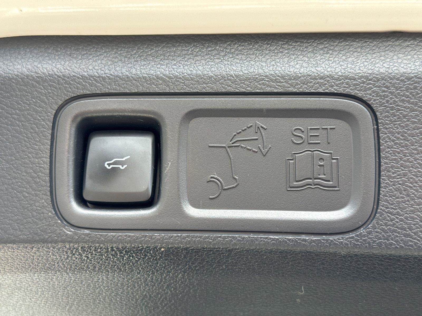 Certified 2024 Ford Expedition Limited AWD/4WD image 12