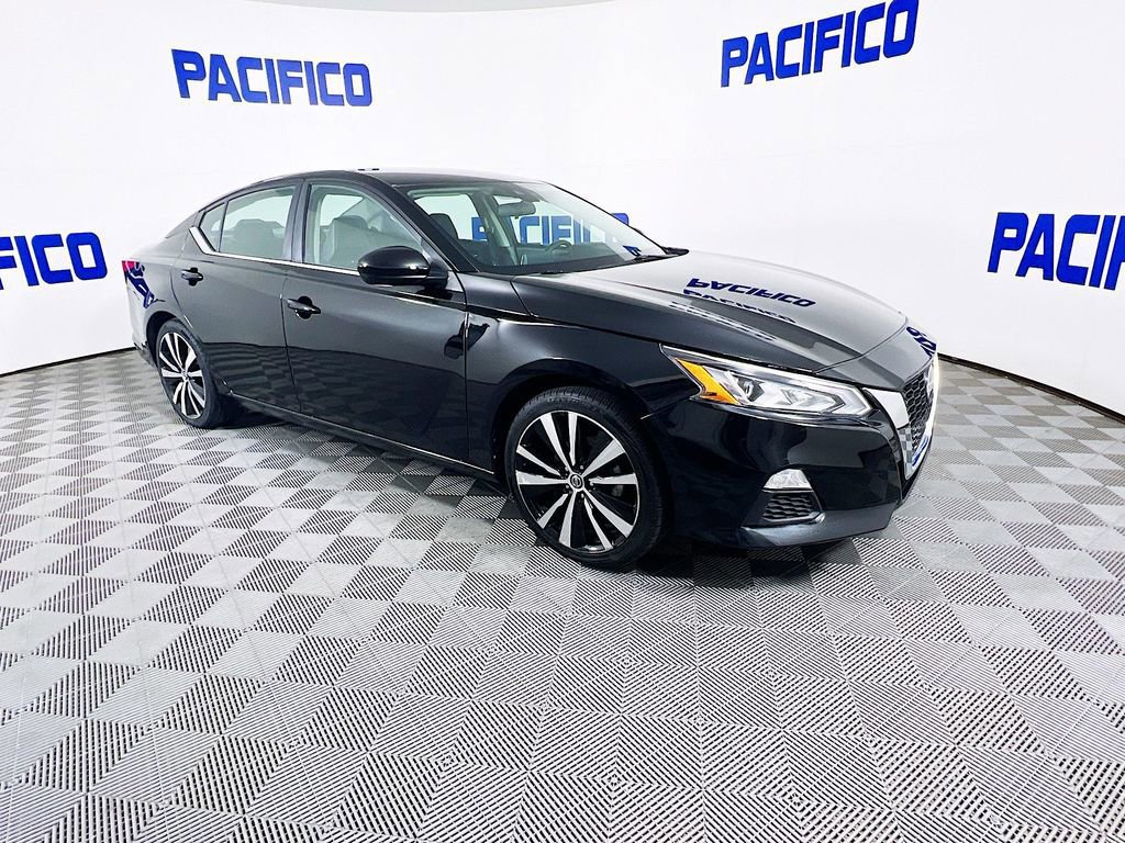 Used 2022 Nissan Altima 2.5 SR image 2