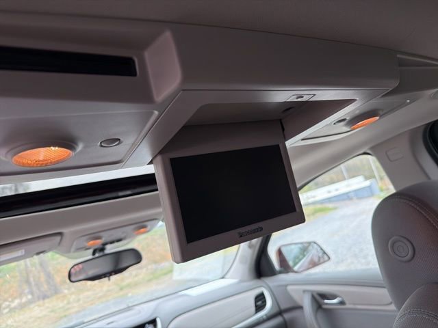 Used 2017 Chevrolet Traverse LT w/ Traveler's Package AWD/4WD image 19