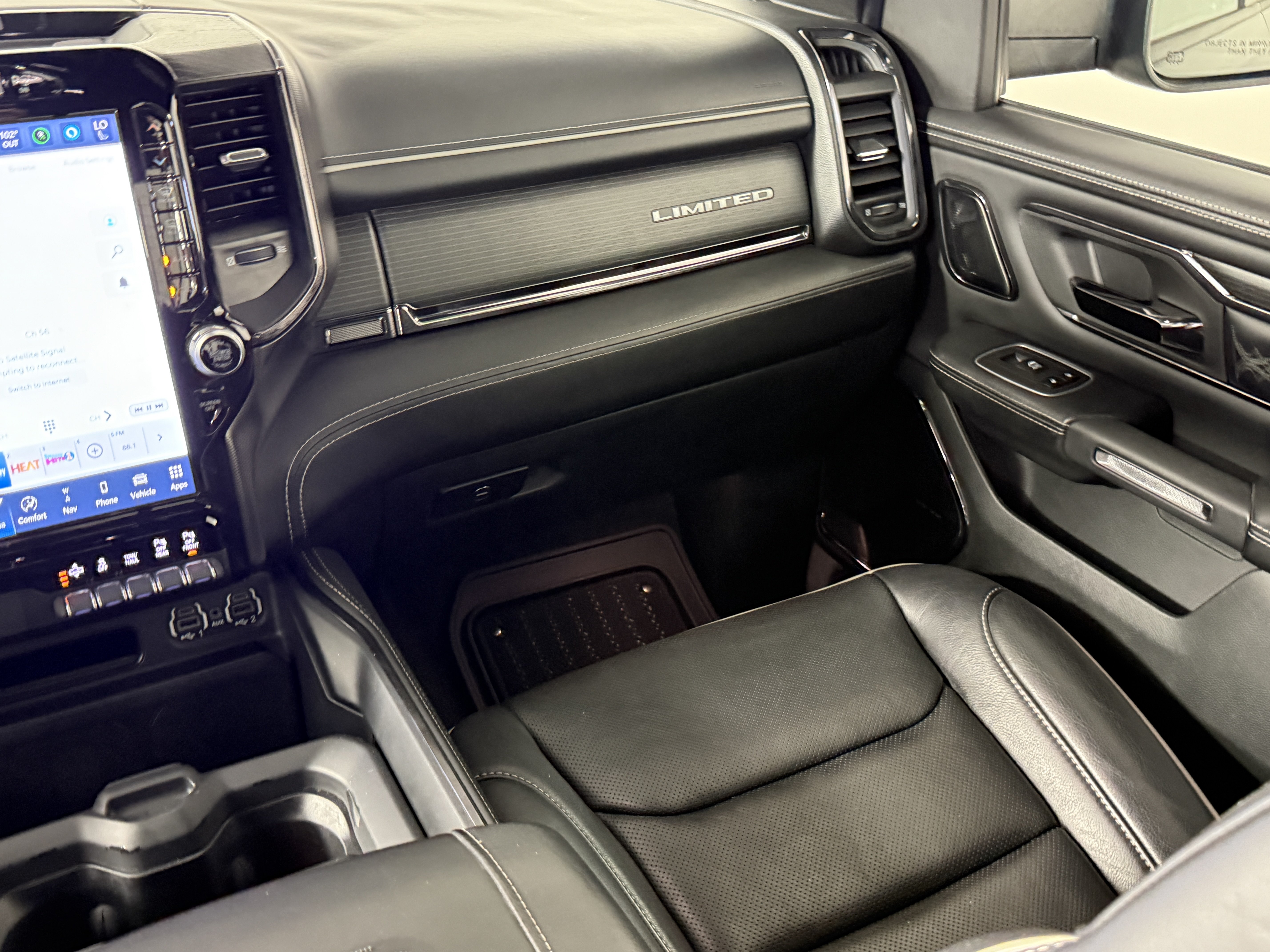 Used 2022 RAM 1500 Limited AWD/4WD image 12