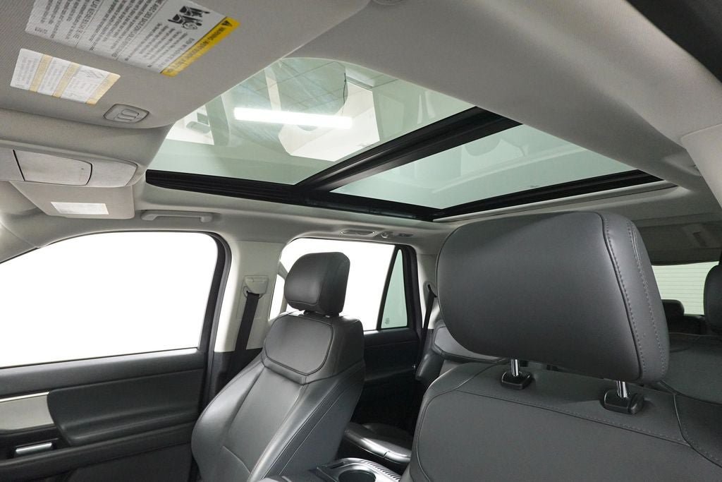 Certified 2025 Ford Expedition Active AWD/4WD image 26