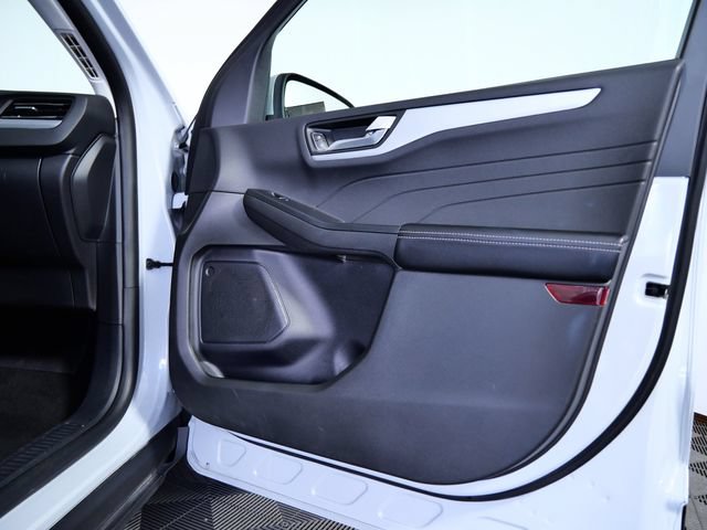 Certified 2025 Ford Escape Platinum AWD/4WD image 10