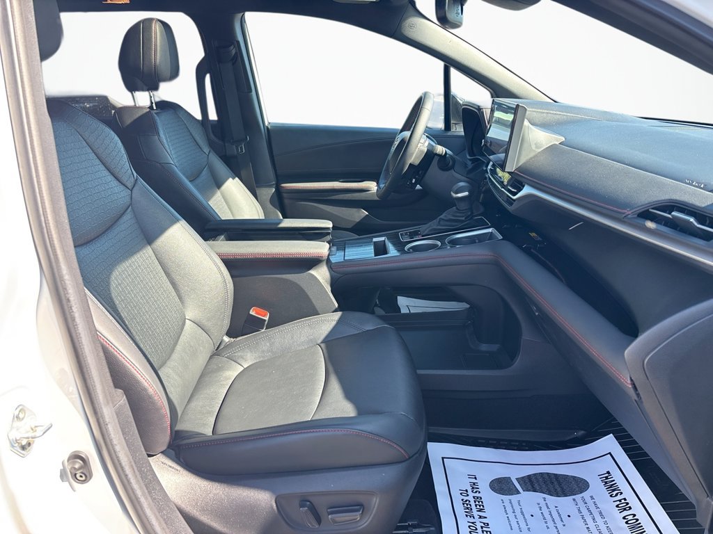 Used 2025 Toyota Sienna XSE AWD/4WD image 12