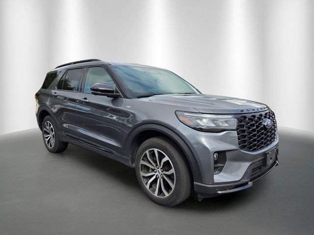 Certified 2025 Ford Explorer ST-Line AWD/4WD image 3