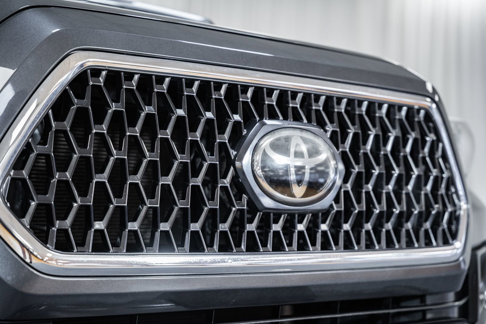 Used 2019 Toyota Tacoma TRD Sport image 6