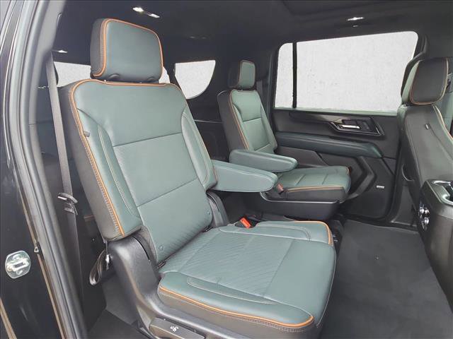 Used 2025 GMC Yukon XL AT4 w/ AT4 Premium Package AWD/4WD image 20