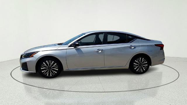 Used 2024 Nissan Altima 2.5 SV FWD image 5