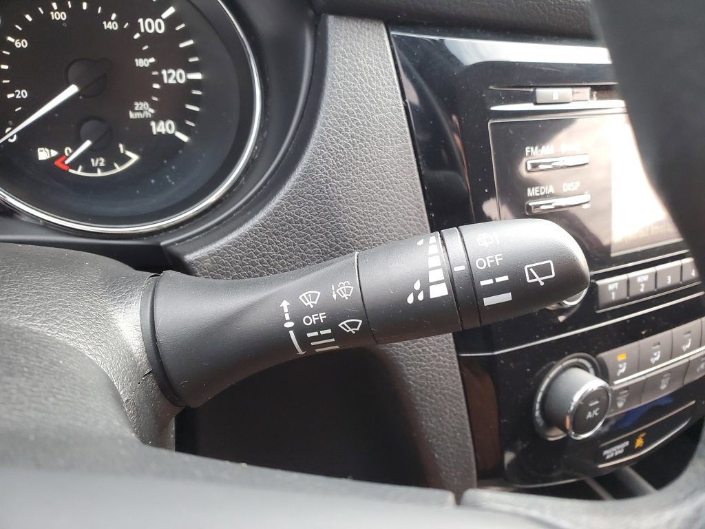 Used 2017 Nissan Rogue Sport S w/ S Appearance Package image 17