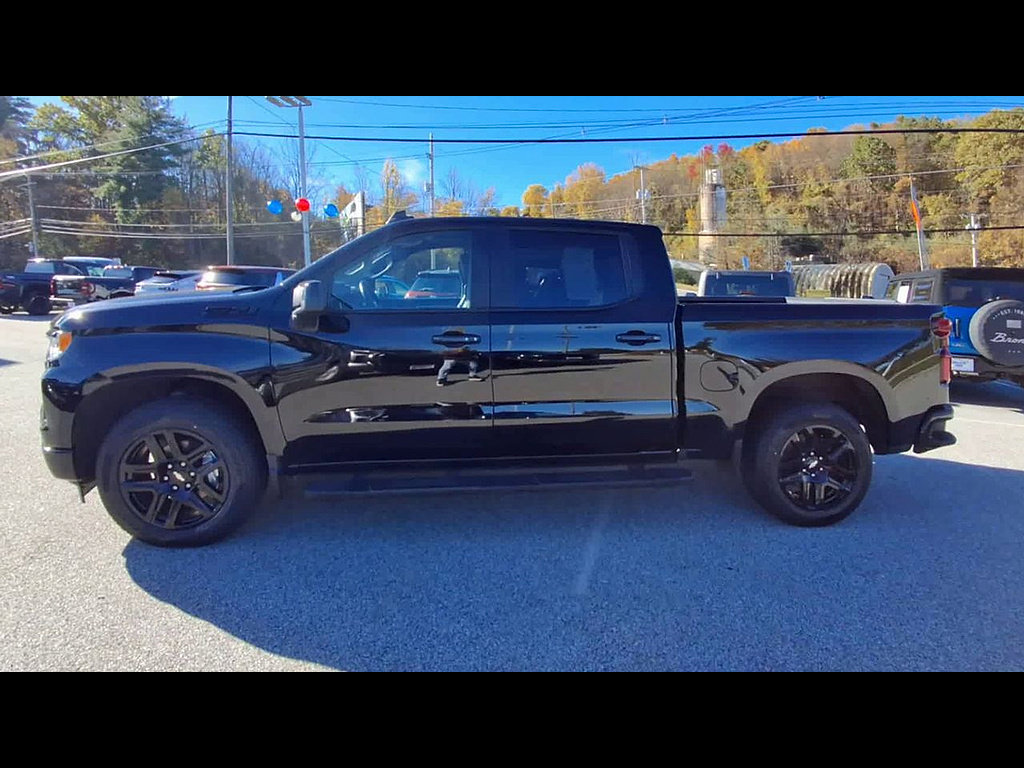 Used 2024 Chevrolet Silverado 1500 RST AWD/4WD image 5
