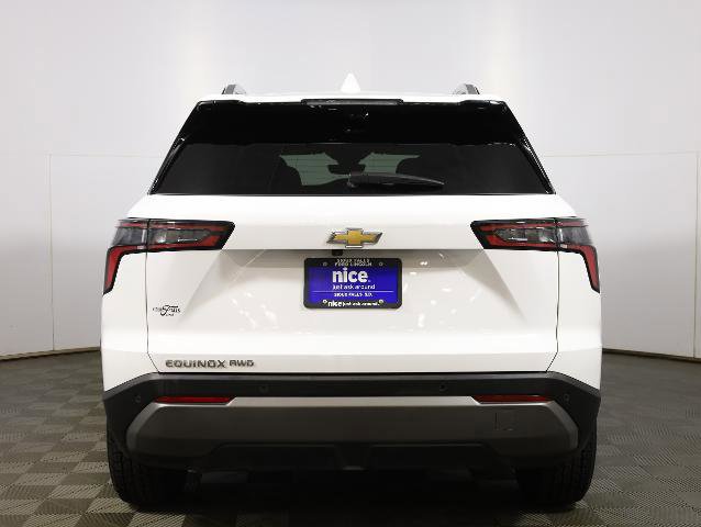 Used 2025 Chevrolet Equinox LT w/ Convenience Package II image 3