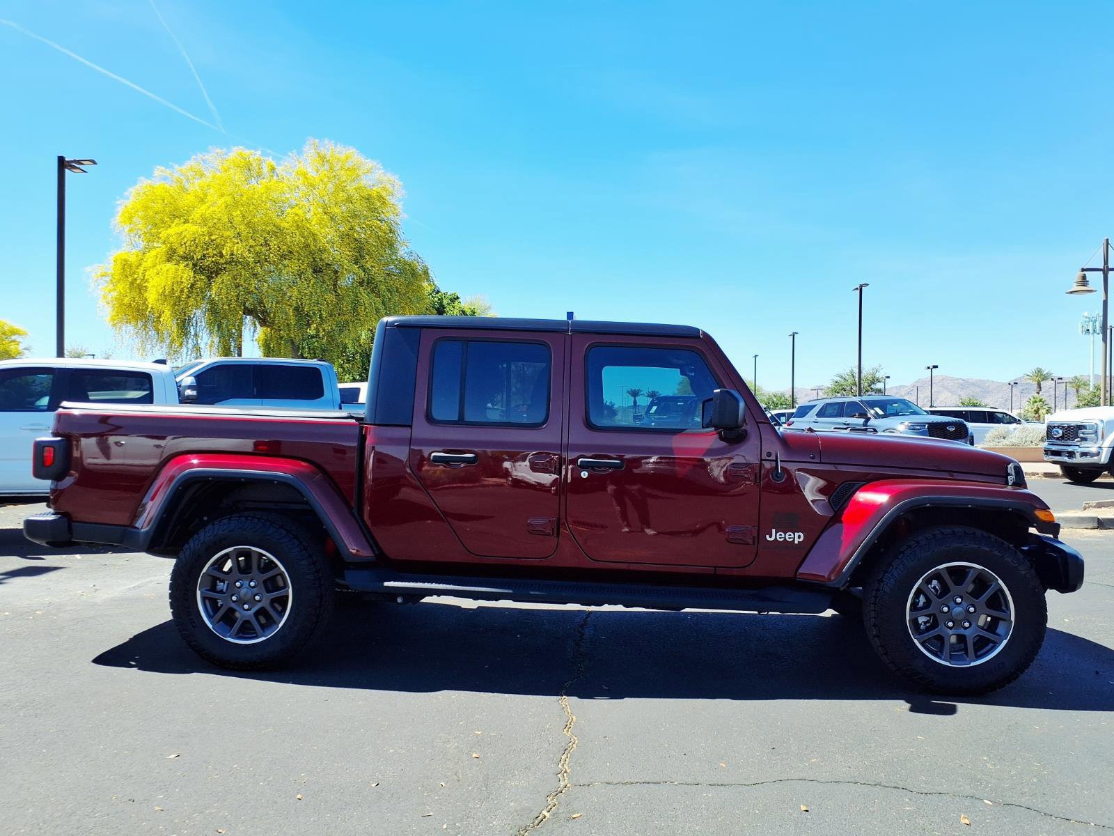 Used 2022 Jeep Gladiator Overland image 2