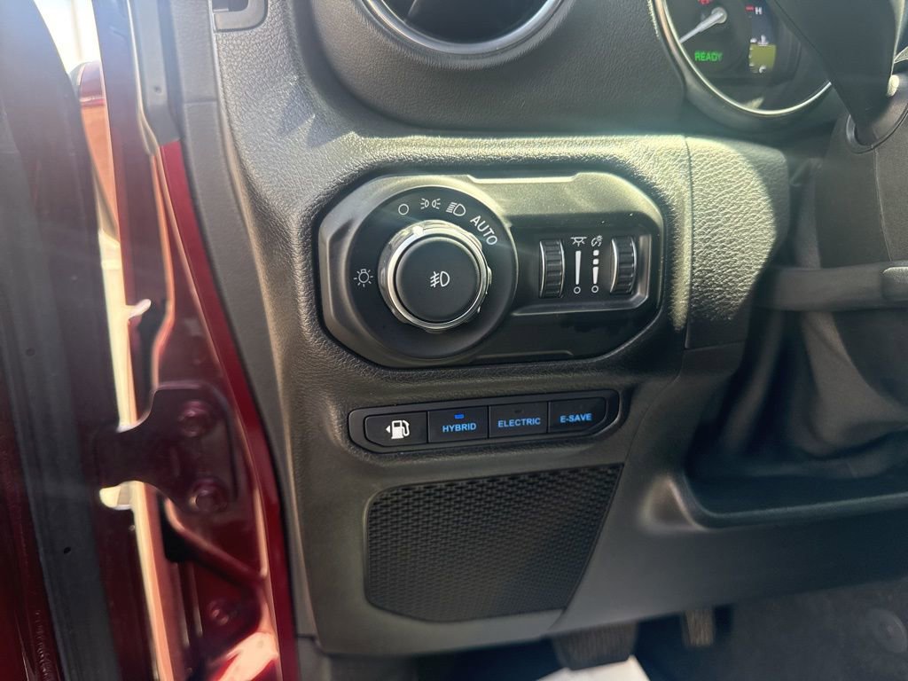 Used 2021 Jeep Wrangler Unlimited Sahara w/ Cold Weather Group image 21