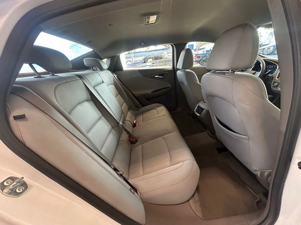 Used 2025 Chevrolet Malibu LT image 31