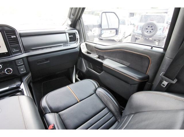 Certified 2024 Ford F250 Platinum w/ FX4 Off-Road Package AWD/4WD image 9