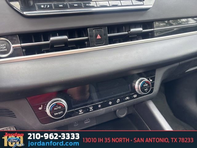 Used 2023 Mitsubishi Outlander SE AWD/4WD image 19