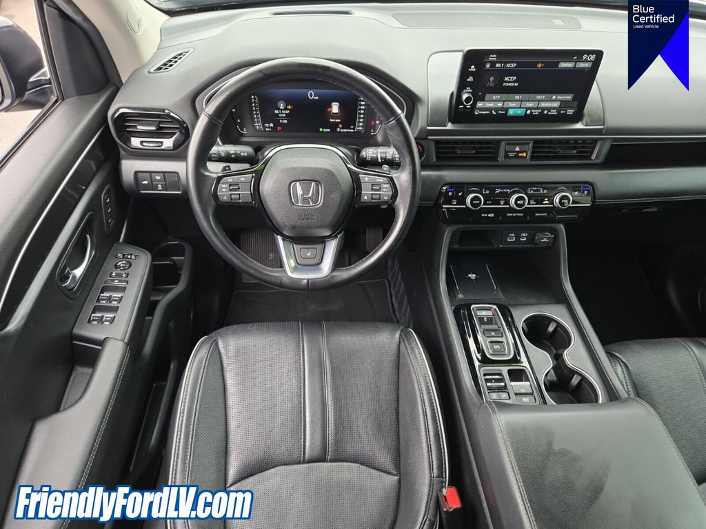 Used 2025 Honda Pilot Elite image 16