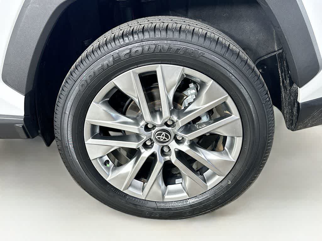 Used 2023 Toyota RAV4 XLE Premium AWD/4WD image 8