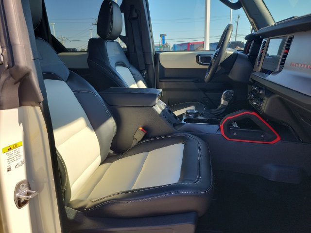 Certified 2026 Ford Bronco Outer Banks w/ Sasquatch Package AWD/4WD image 27