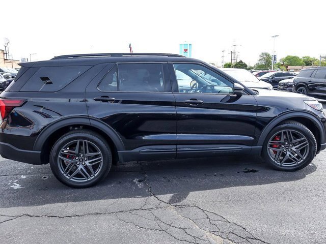 Certified 2026 Ford Explorer ST AWD/4WD image 11